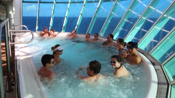 Independence of the seas - hot tubs