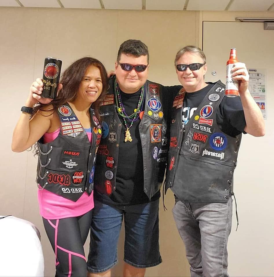 VansterdamJim posing with Joe and Maria Grant